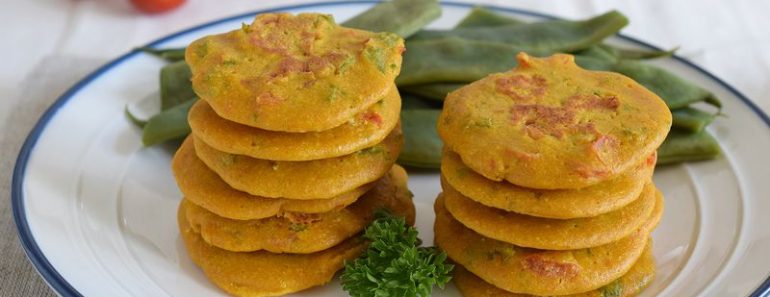Mini tortitas saladas de harina de garbanzos: receta saludable vegana y sin gluten Mini tortitas saladas de harina de garbanzos: receta saludable vegana y sin gluten