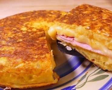 Tortilla de Papas Rellena con Jamón y Queso